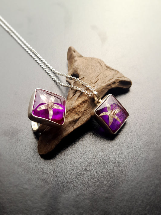 Flores de Árbol de Jade - conjunto dije y anillo - piezas hermanas
